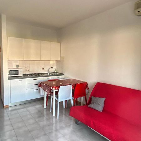 Grazioso Appartamento N 76 A 100Mt Dal Mare 비비오네 외부 사진