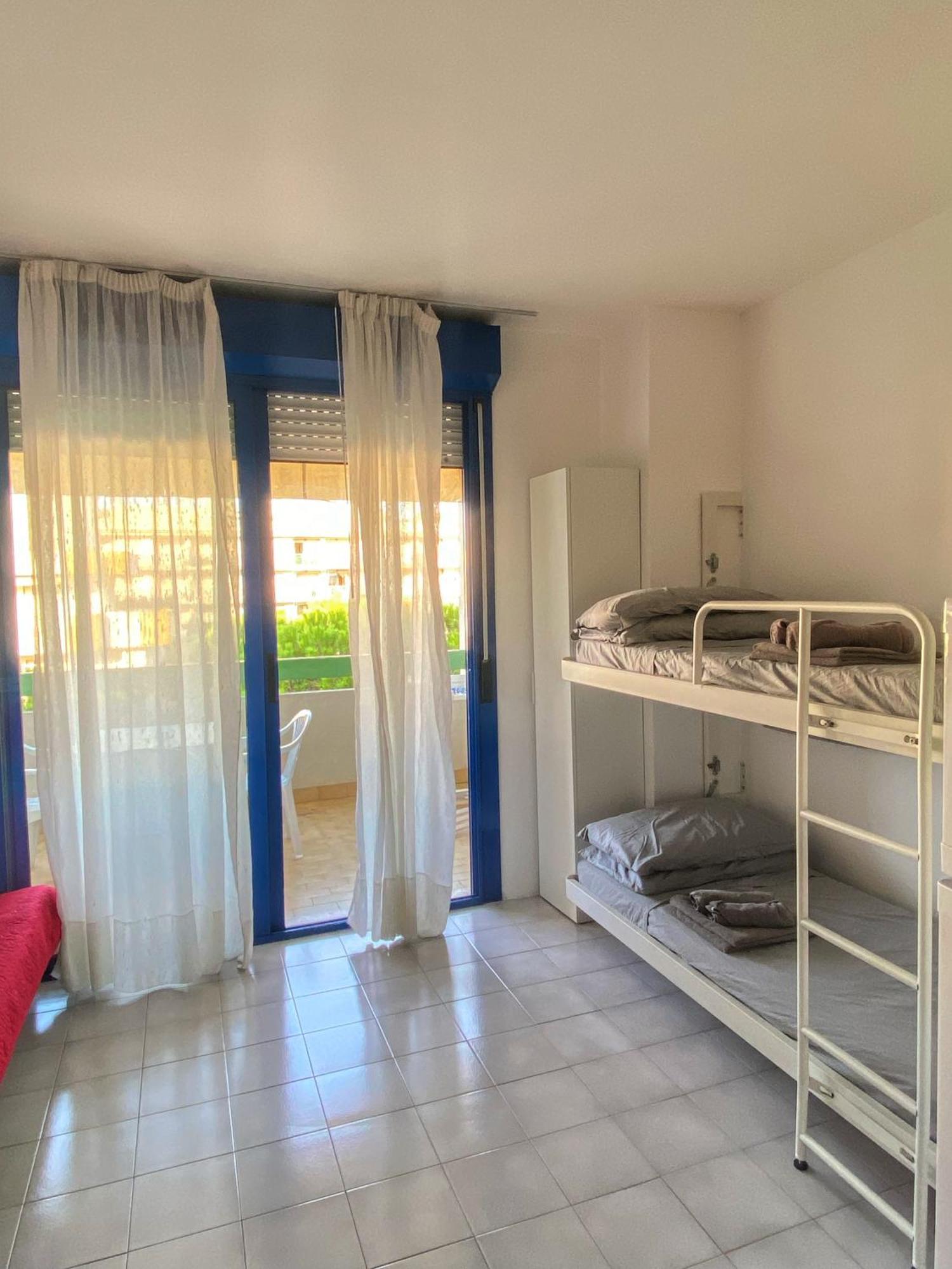 Grazioso Appartamento N 76 A 100Mt Dal Mare 비비오네 외부 사진