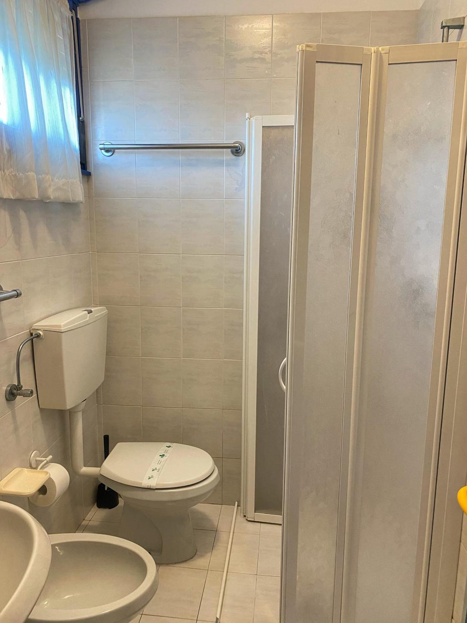 Grazioso Appartamento N 76 A 100Mt Dal Mare 비비오네 외부 사진