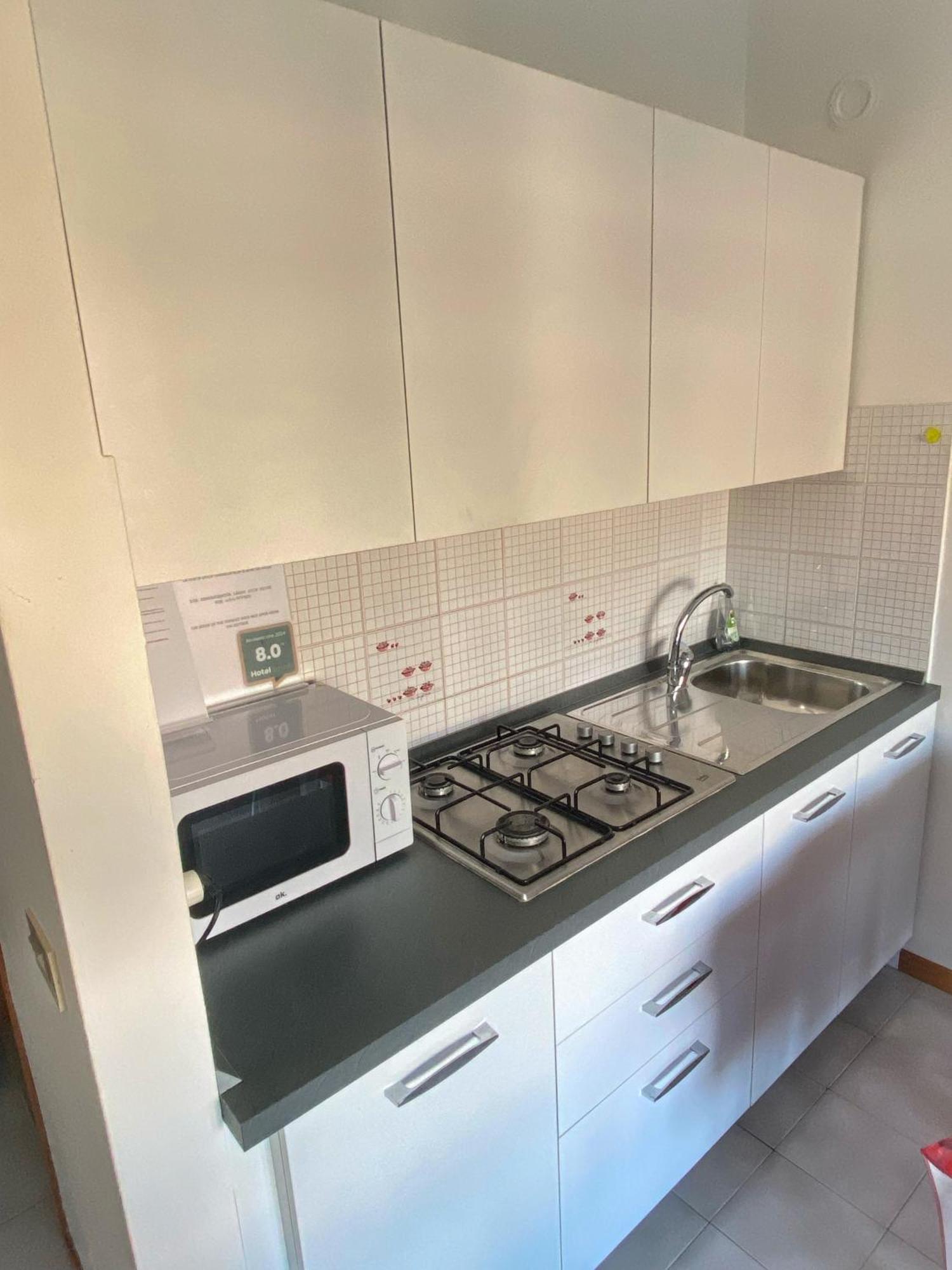 Grazioso Appartamento N 76 A 100Mt Dal Mare 비비오네 외부 사진