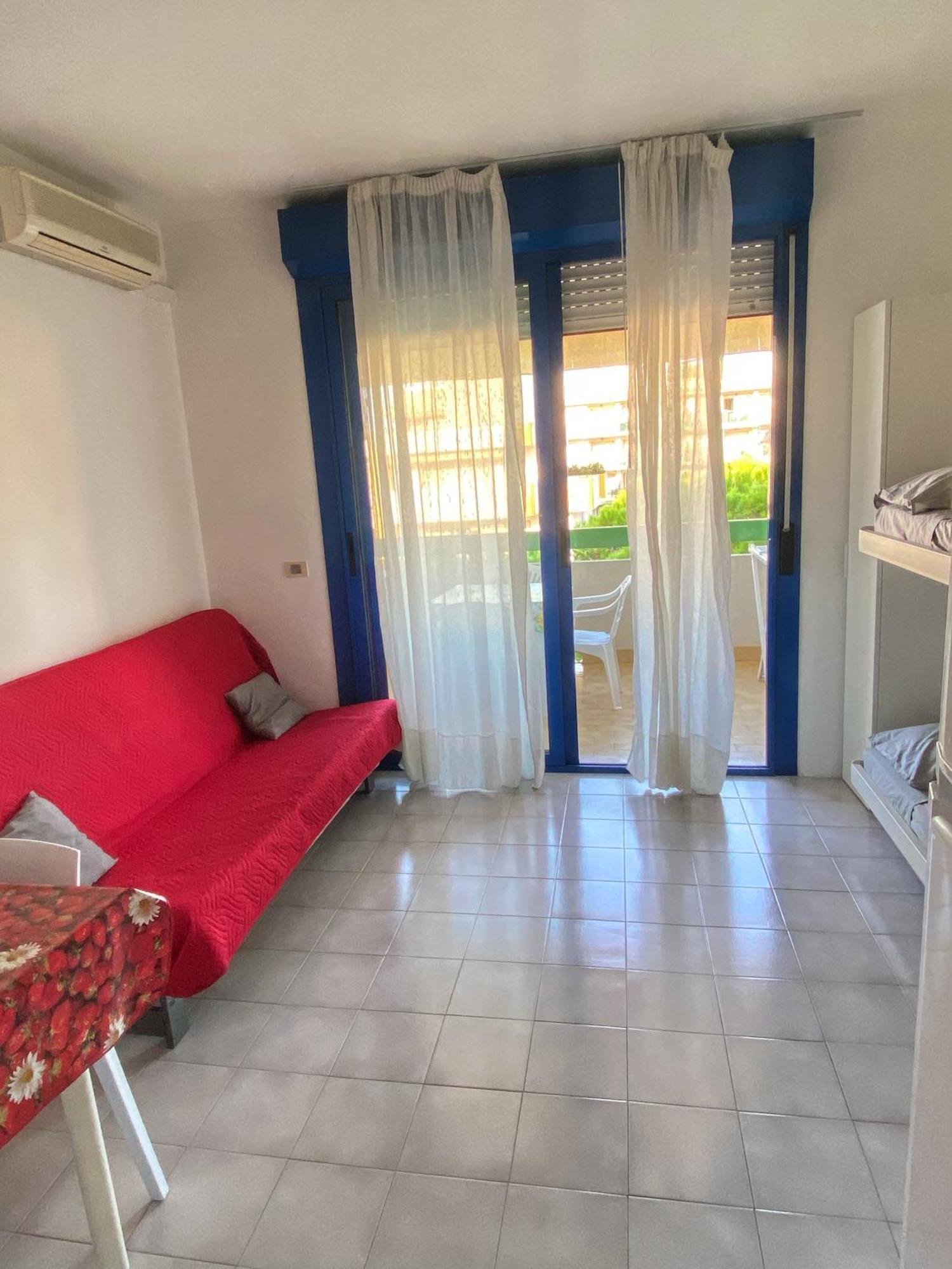 Grazioso Appartamento N 76 A 100Mt Dal Mare 비비오네 외부 사진