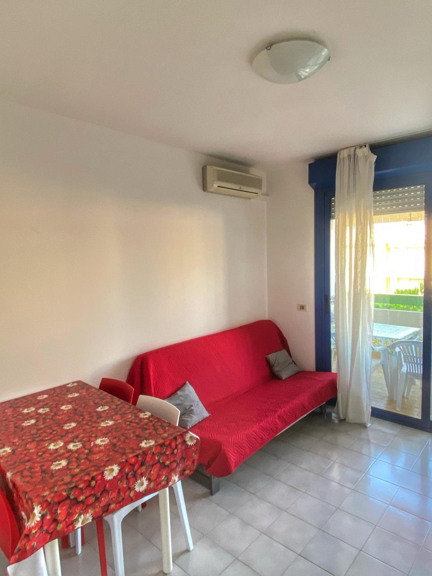 Grazioso Appartamento N 76 A 100Mt Dal Mare 비비오네 외부 사진
