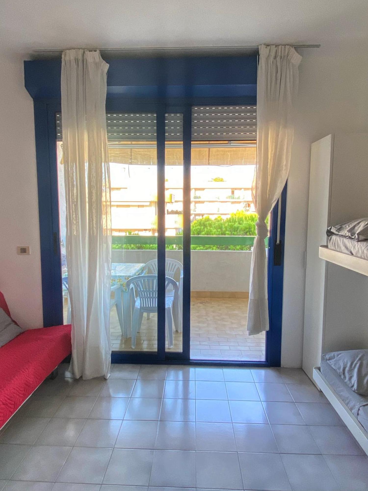 Grazioso Appartamento N 76 A 100Mt Dal Mare 비비오네 외부 사진