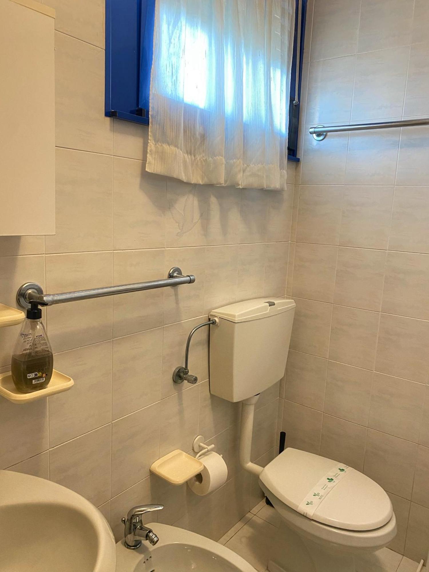 Grazioso Appartamento N 76 A 100Mt Dal Mare 비비오네 외부 사진