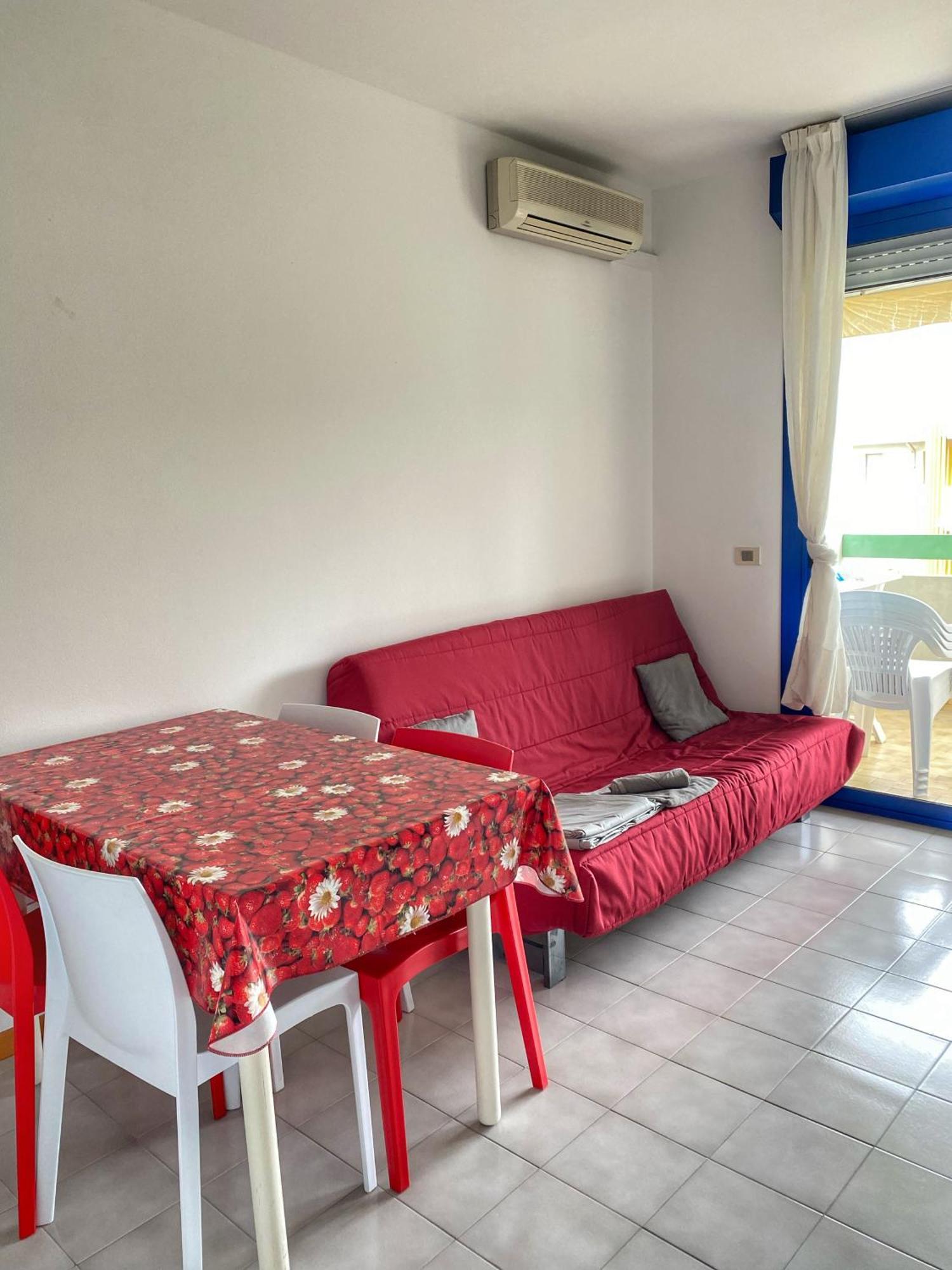 Grazioso Appartamento N 76 A 100Mt Dal Mare 비비오네 외부 사진