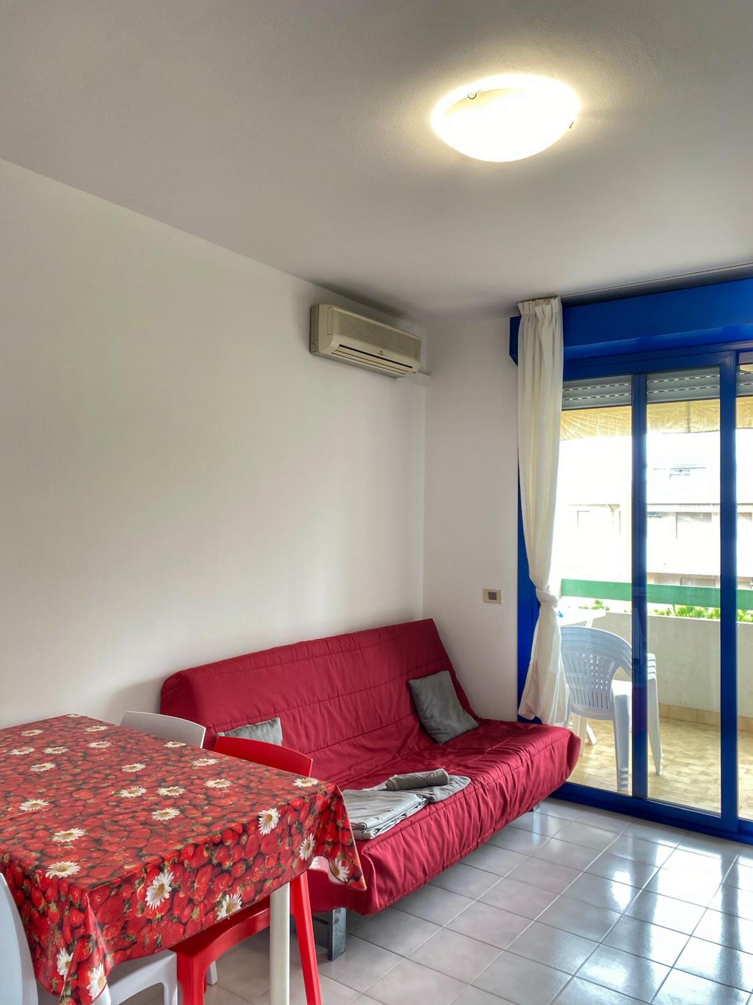 Grazioso Appartamento N 76 A 100Mt Dal Mare 비비오네 외부 사진